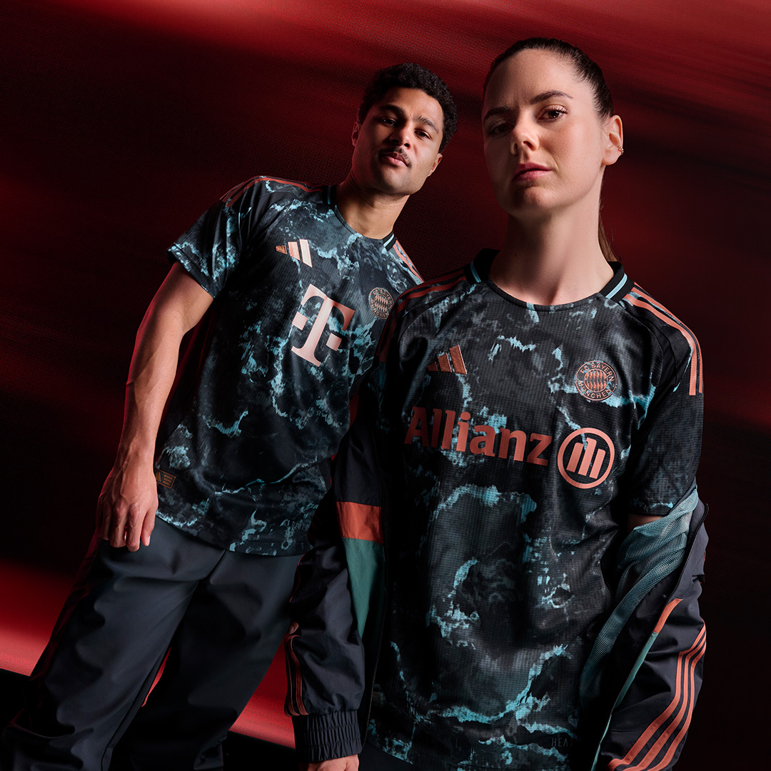 ProD_Soccer_FR's tweet photo. Voici la tenue extérieure du Bayern pour la saison 24/25 😍

Achète tous les vêtements officiels sur Pro:Direct Soccer 🛒https://t.co/JLXxkcnS93 https://t.co/PZJMWJCZHF