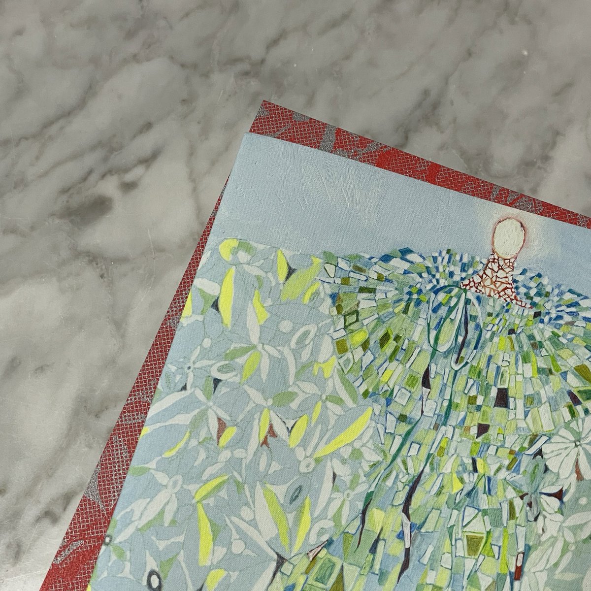 ベル・ジャー　見本が届きました…！感動。装画は安藤晶子さん。繊細で痛々しいくらいに美しいエスターの物語を体現するような絵、惚れ惚れ　そして何より、分厚いけど軽い柔らかい造本が心地よい一冊になりました　文字組にそれなりにゆとりもつくったので読書不慣れな方でも読みやすいはずです
🫗