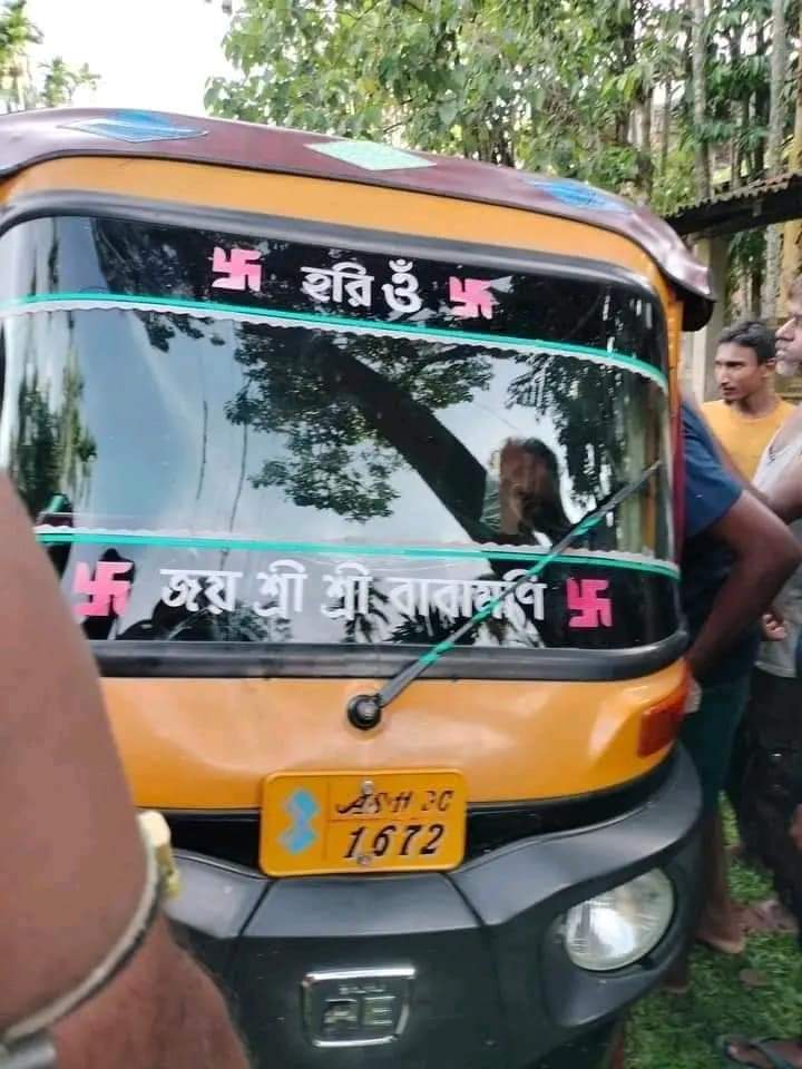 Hattori_nongshA's tweet photo. #KukiWarCrimes
2 #Kuki_Chin_Hmar_Terrorists were arrested in Cachar district of #Assam with illegal arms,attempting to transport them on a local passenger vehicle! When these #KukiNarcoTerrorists were detained for inspection,one tried to flee but was apprehended by #Assam police! https://t.co/2p2096VF9u