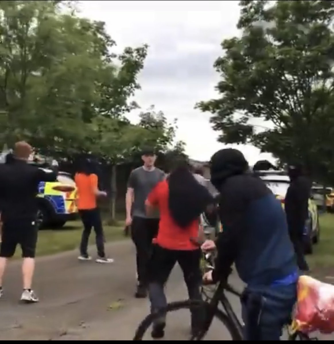 EbunJoseph1's tweet photo. The violence in Coolock is utterly reprehensible. The harm inflicted extends beyond physical destruction to emotional and psychological trauma. It endanger human lives and casts a dark shadow over Ireland's reputation
#StopTheHate #UnityOverDivision 🇮🇪💔

https://t.co/aubbfejbLk https://t.co/Hwl2vqrh8K