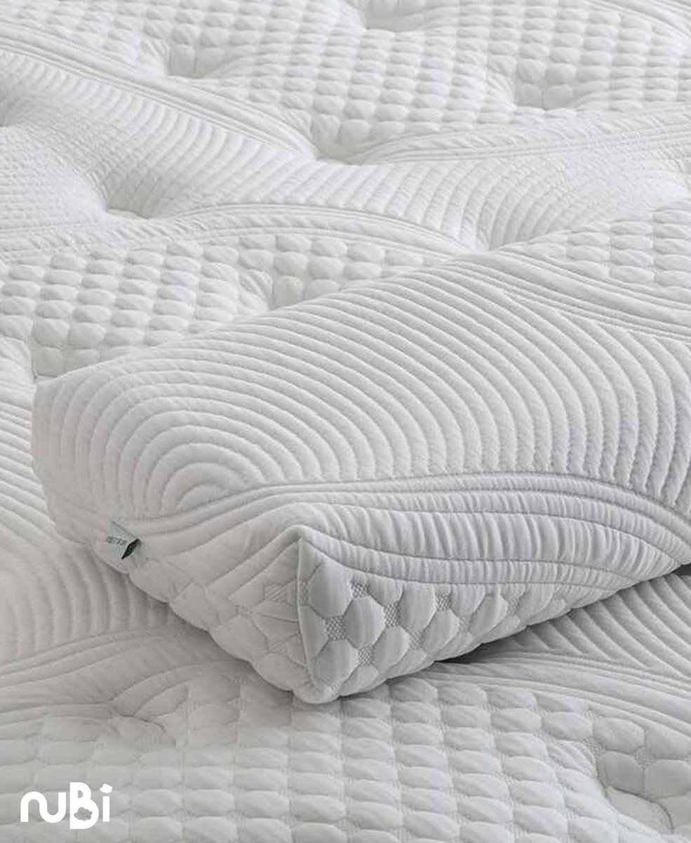 Yüksek ve sert yastık sevenler için tasarlanan Nubi Sirrus Yastık, visko elastik malzeme ile üretilmiştir. Normal yastık formundan vazgeçemeyenlerin tercihi olacak boyun ve baş kısmını tam destekleyen bir modeldir.

#Nubisleep #Nubiyatak #NubiSirrus