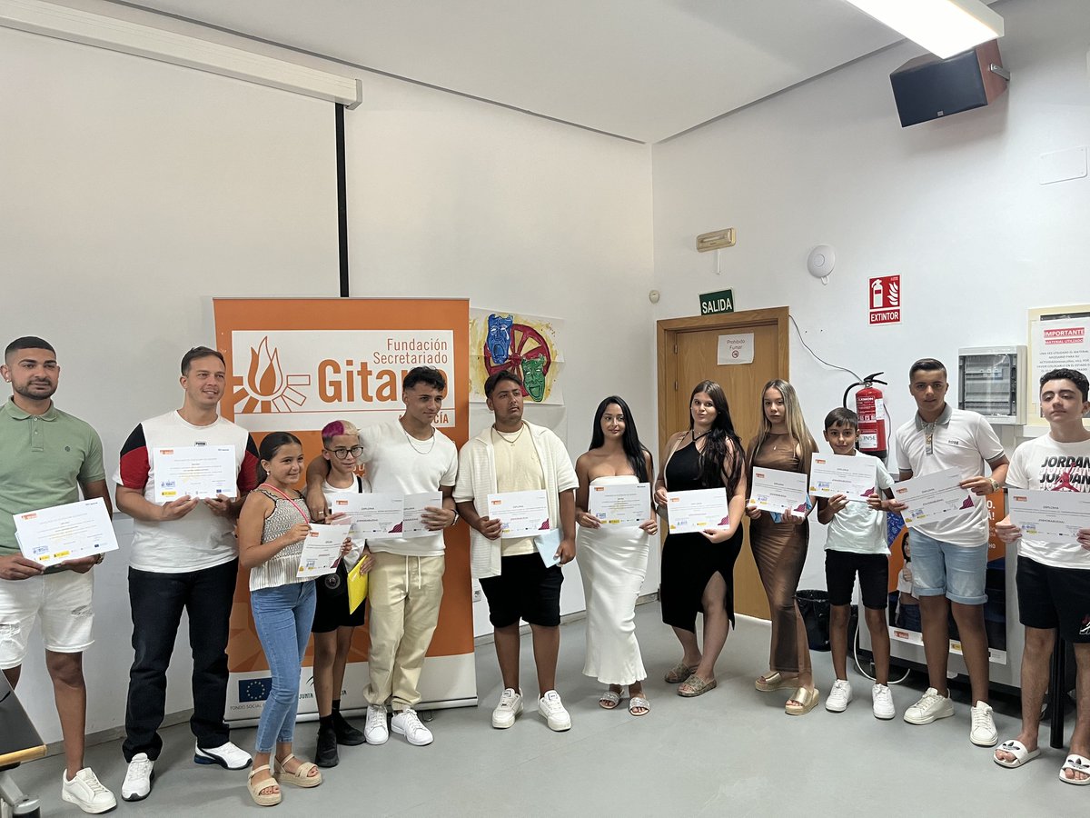 gitanos_org_CDG's tweet photo. El pasado 10 de julio tuvo lugar el XIII Encuentro Educativo en Abierto en la Casa de la Juventud, en La Línea. Fue un espacio de convivencia, unión y reconocimiento para nuestro alumnado, los verdaderos protagonistas de nuestro encuentro.   #Promociona #Postobligatorios https://t.co/8aua5AY9BF