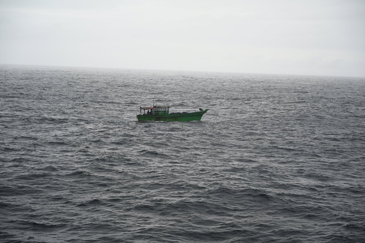 IN_WNC's tweet image. Responding swiftly to a distress call from Fishing Vessel Aashini on the night of 16/17 Jul, #INSImphal mission deployed in the Arabian Sea provided critical assistance - repairing the FV's damaged engine and hull.
@SpokespersonMoD
@HQ_IDS_India
@indiannavy
@IndiannavyMedia