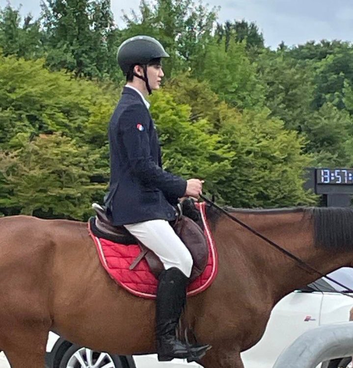 ok so my friend’s friend saw nomin at her stables