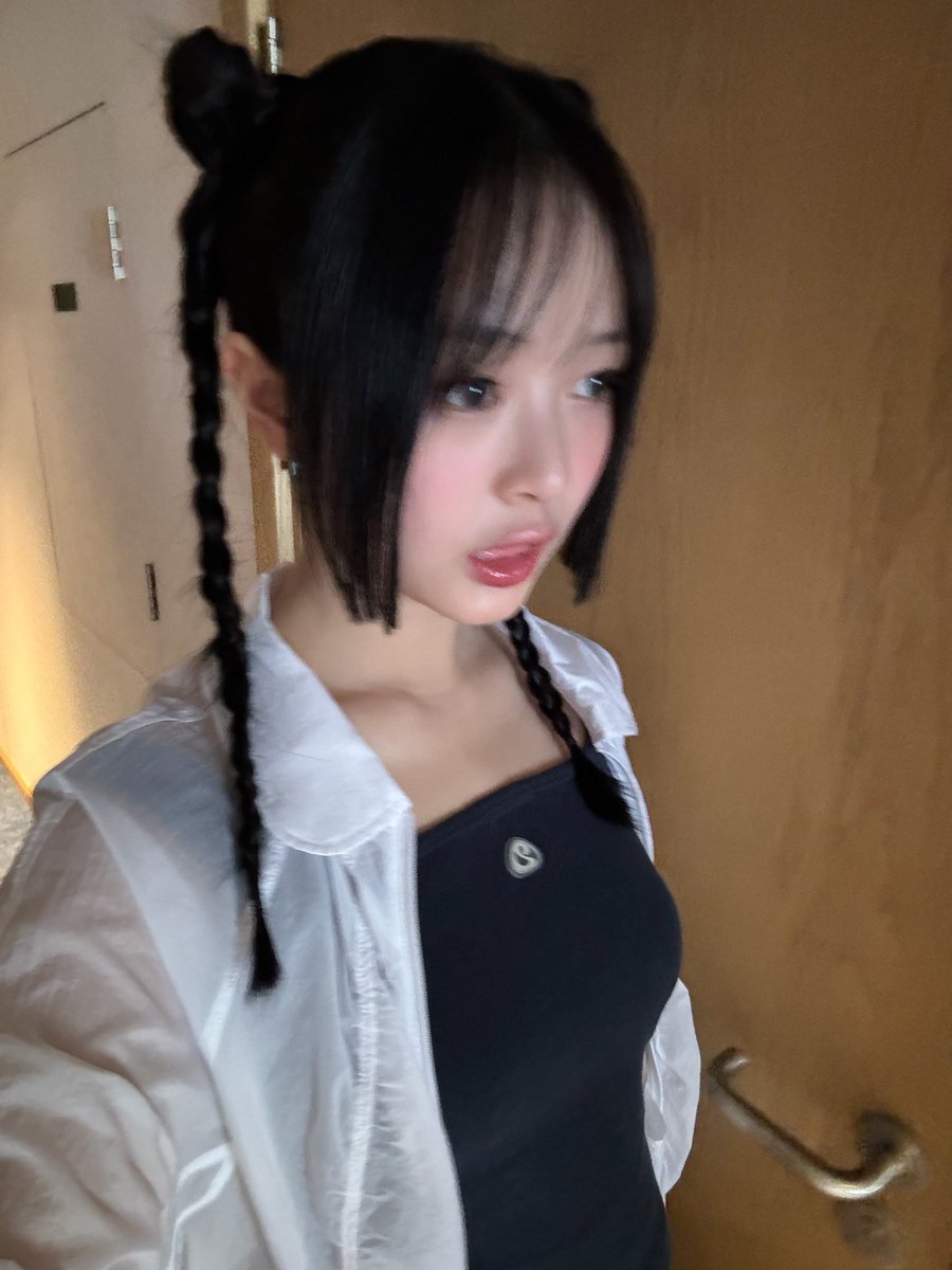 H2H_JW's tweet photo. 오늘 머리 스타일 너어어어무 좋아!🤪

#뉴진스 #NewJeans #하니 #HANNI #ハニ https://t.co/jyhcipZ9wk