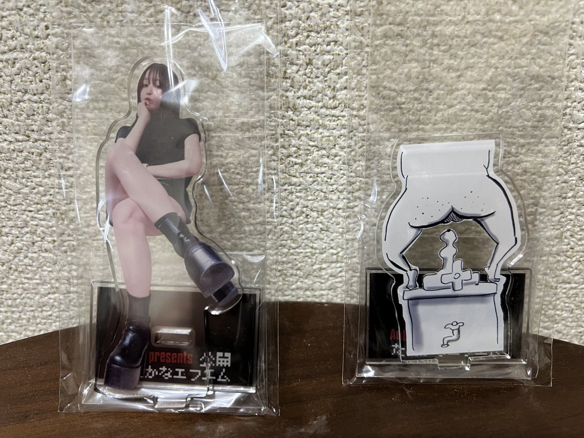 flashred21's tweet photo. 地獄アクスタ購入者の最初の10人のうちの1人がまさか自分とは…
#たぬかなエフエム https://t.co/YQLRVriYsl