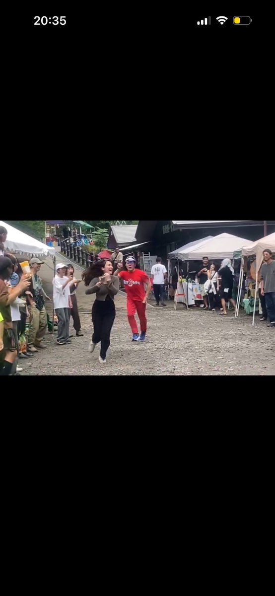 NewZow's tweet photo. 野外パーティでちくわ持ったおじさんが女性を追っかけるシーン見れるのはゆめむらだけだろうな https://t.co/Laajj4R0Ai
