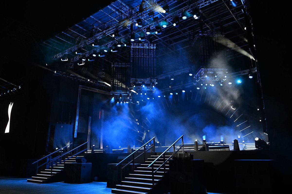 A1lightingmag's tweet photo. Robe for the 2024 Metro FM Awards. Find out more ➡️ https://t.co/VTvTrONcW5 #lighting #lightingnews #Robe #eventlighting #stagelighting #lights #LEDs #illuminate #lightingfixtures #lightingdesign https://t.co/j2wHKBhpoJ