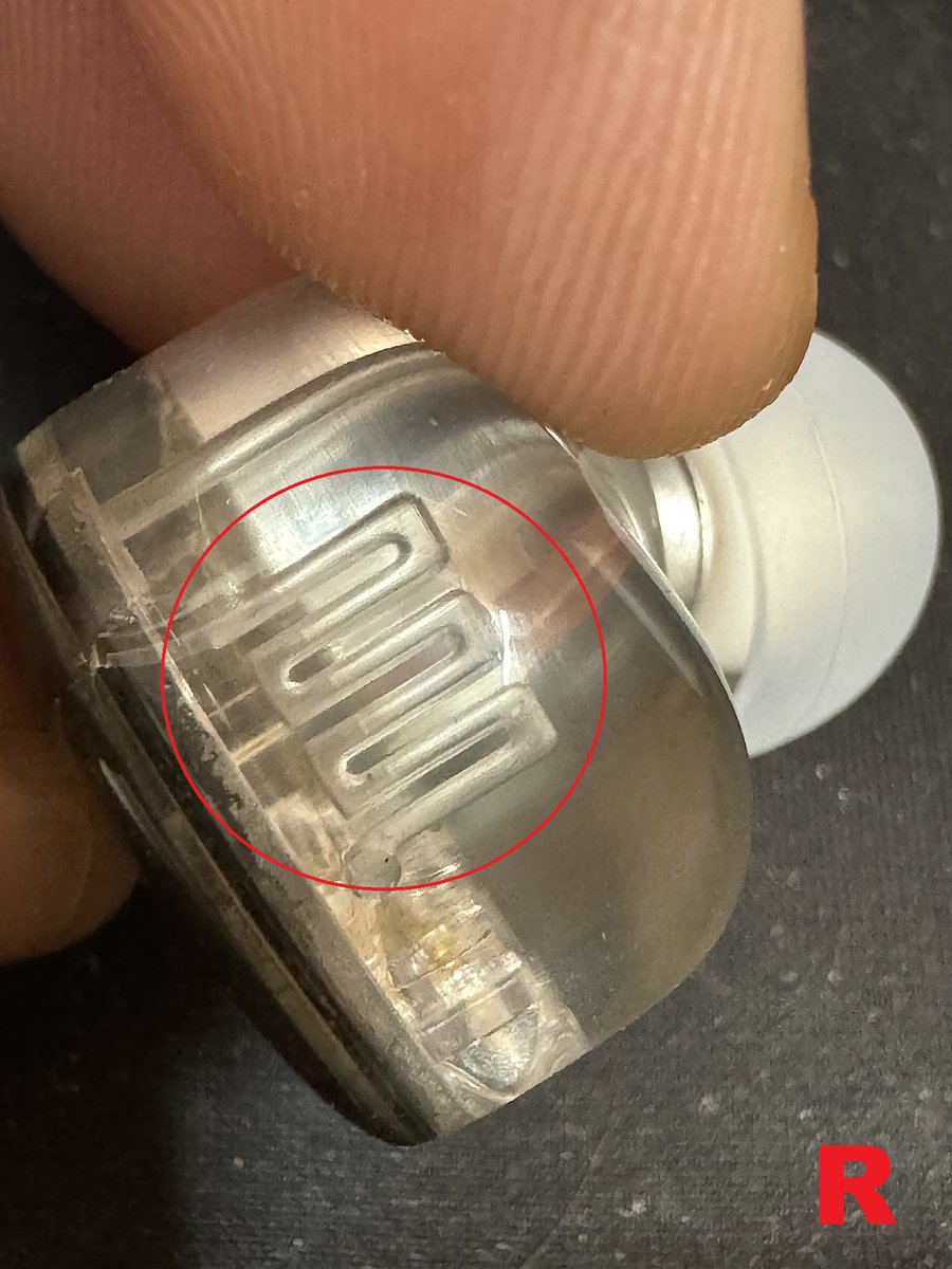 I bought a <a href="/Kiwiears2020/">Kiwi Ears</a> Singolo IEM from ConceptKart.com &amp; discovered it has a manufacturing defect in the KARS system (a key feature). See the pictures attached &amp; compare. Read on to know why buying from #ConceptKart is my worst purchase decision in 2024 #TechSupport