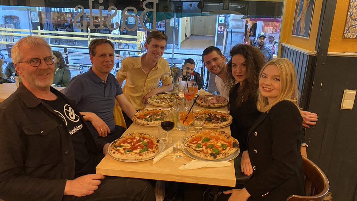 echo_pbreyer's tweet photo. 🇩🇪Nach fünf Jahren endet die Arbeit meines großartigen Teams und von mir im Europäischen Parlament.
Es war uns eine Ehre für eure Rechte zu kämpfen!
Weil wir jetzt erst recht #digitaleFreiheitskämpfer brauchen: Werdet Mitglied bei Organisationen der Bürgerrechtsbewegung wie @Piratenpartei @chaosupdates @digitalcourage @digiges @freiheitsrechte!