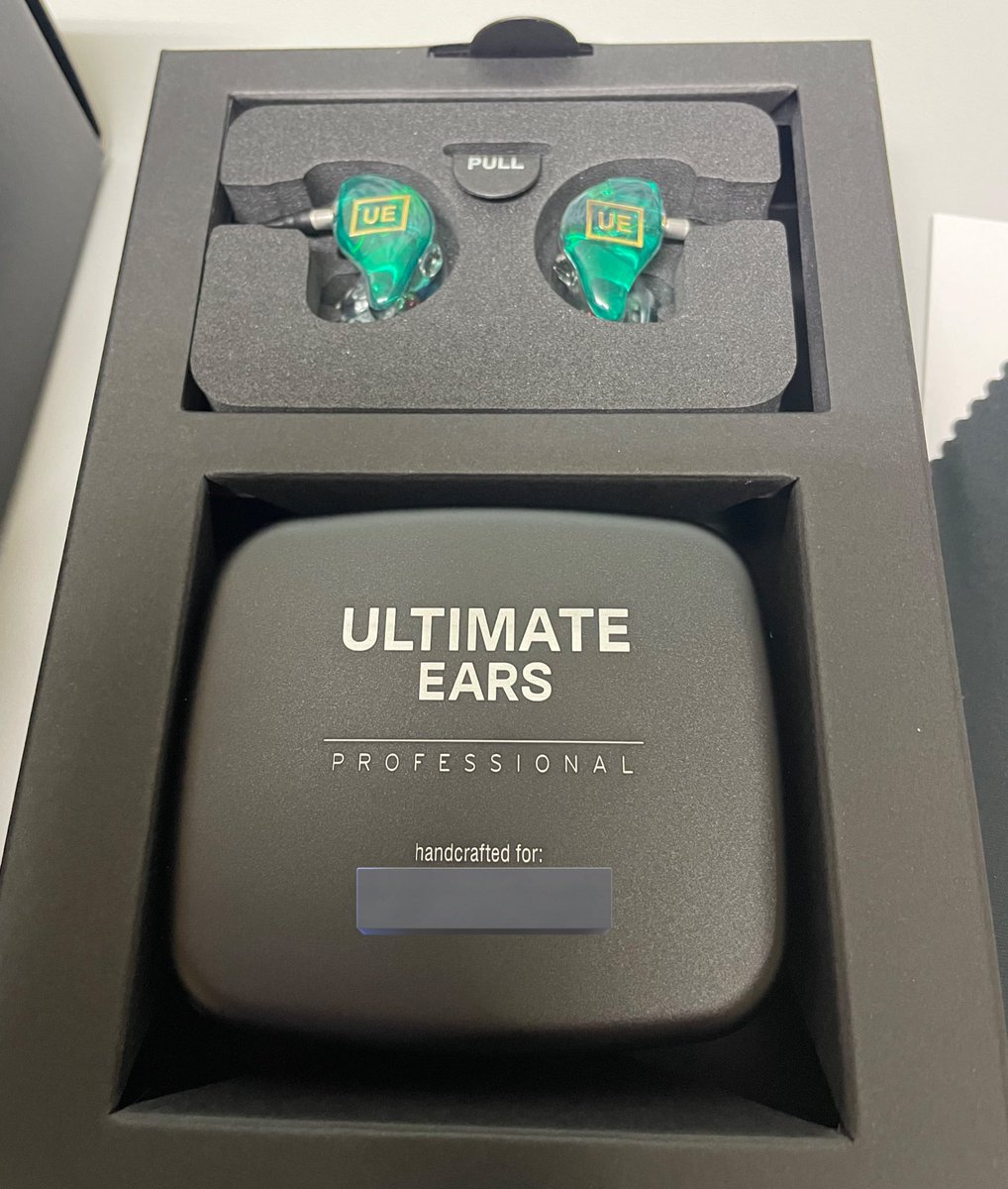 aoi_w2's tweet photo. 5月末に注文して〜耳型とって〜やっと着弾したわたしのﾊｼﾞﾒﾃのCIEM。待ってた。見た目良し着け心地良し音良し幸せ〜。 https://t.co/3jBVwf3fBF