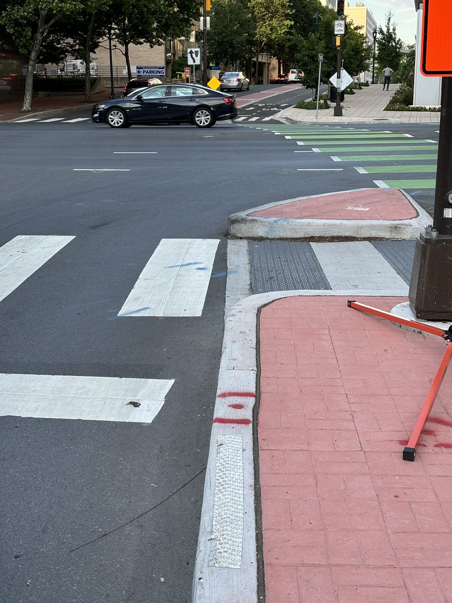 Imran Chaudhri tweet media