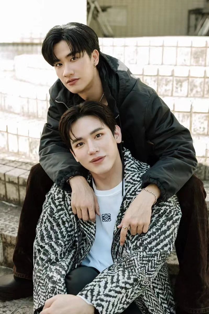 hanjiang51129's tweet photo. –fight with website 1. 5h
-non stop refresh web
-breakdown a bit 
-only 600euro in my bank 
-worry about what i eat next 2 week 
-but for teynew, everything worth 💞
@new_thitipoom @Tawan_V  see you in magic romantic Rome 🤗🤗
#jibdreamfanmeet4 https://t.co/ekM2BMo8Y1