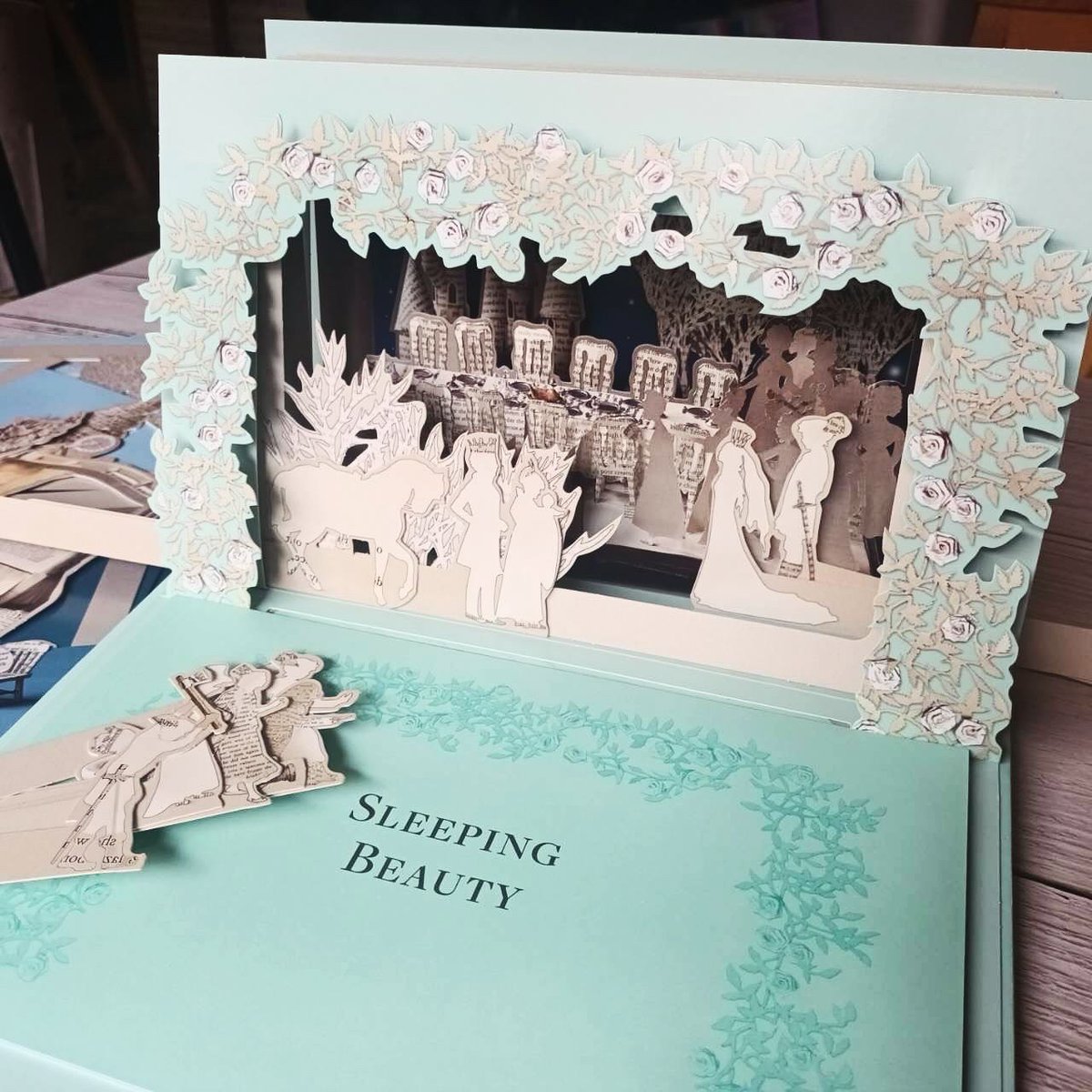 Booksmith2014's tweet photo. The Sleeping Beauty Theatre: 10 die-cut scenes, 12 movable characters, 5 free-standing props + 28-page booklet.
https://t.co/4MNQcr0Jwm
.
#Thebooksmith #Bookshop #ร้านหนังสืออิสระ #ไดคัท #diecutbook #popupbook #illustrated #artwork #SleepingBeauty https://t.co/G2zaludjiK