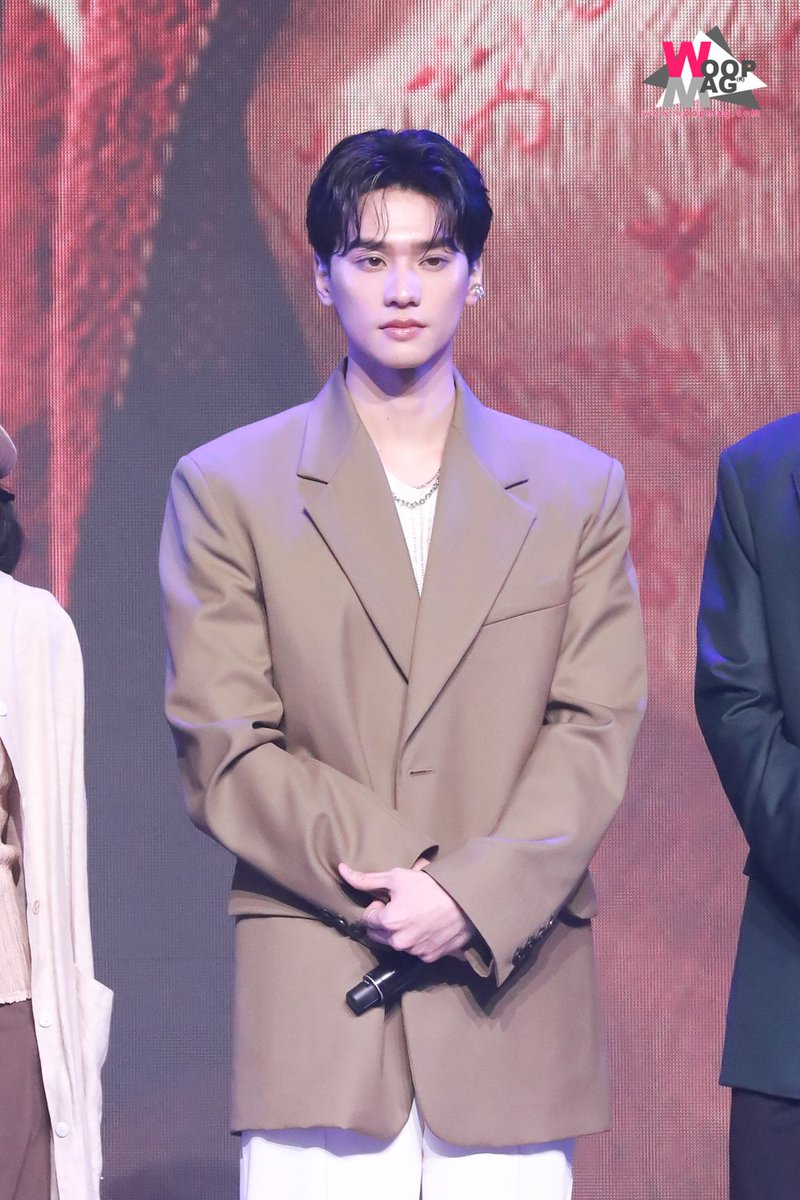 woopmag's tweet photo. "เก่ง หฤษฎ์" นักแสดงจาก ‘วิมานหนาม’ ในงาน GDH LINEUP 2025 LOOK FORWARD รุก (เกิน) คาด

TRAILER WIMARNNAAM X KENG
#kengjingnah #วิมานหนาม
#TrailerTheParadiseOfThorns 
#TheParadiseOfThorns 
#GDHlineup2025 #WOOPMAG https://t.co/Ni1phxiZY3