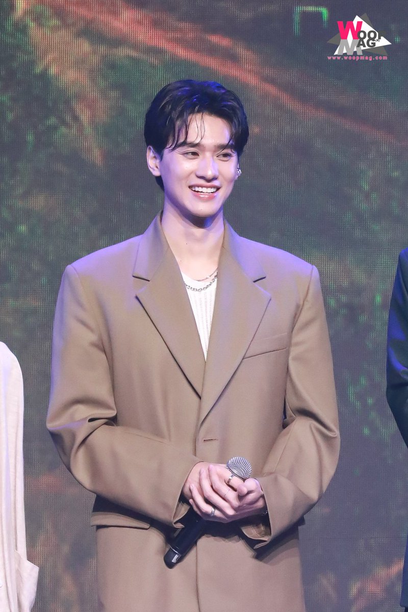 woopmag's tweet photo. "เก่ง หฤษฎ์" นักแสดงจาก ‘วิมานหนาม’ ในงาน GDH LINEUP 2025 LOOK FORWARD รุก (เกิน) คาด

TRAILER WIMARNNAAM X KENG
#kengjingnah #วิมานหนาม
#TrailerTheParadiseOfThorns 
#TheParadiseOfThorns 
#GDHlineup2025 #WOOPMAG https://t.co/Ni1phxiZY3
