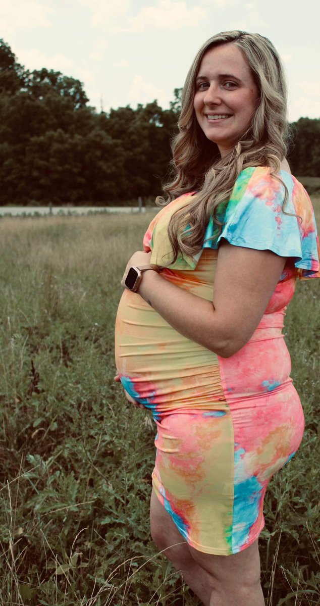 kayla_tucker24's tweet photo. Got some of our maternity pictures back today. I’m so in love! 🥰 https://t.co/hrq4YDw2wz