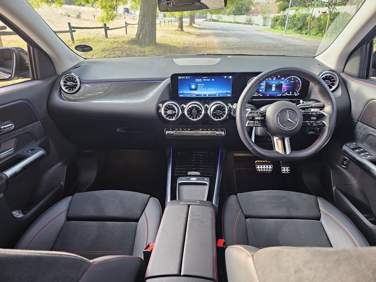 khuleonwheels's tweet photo. Today we welcome the updated Mercedes-Benz GLA 200d, that comes in swinging with the now standard headlights with auto-beam/dim, new taillights as well as some finer new details in-cabin. Also new, are the front bumper, standard keyless…
#MercedesBenzSA #GLA #GLA200d https://t.co/H9mdNXNW6j