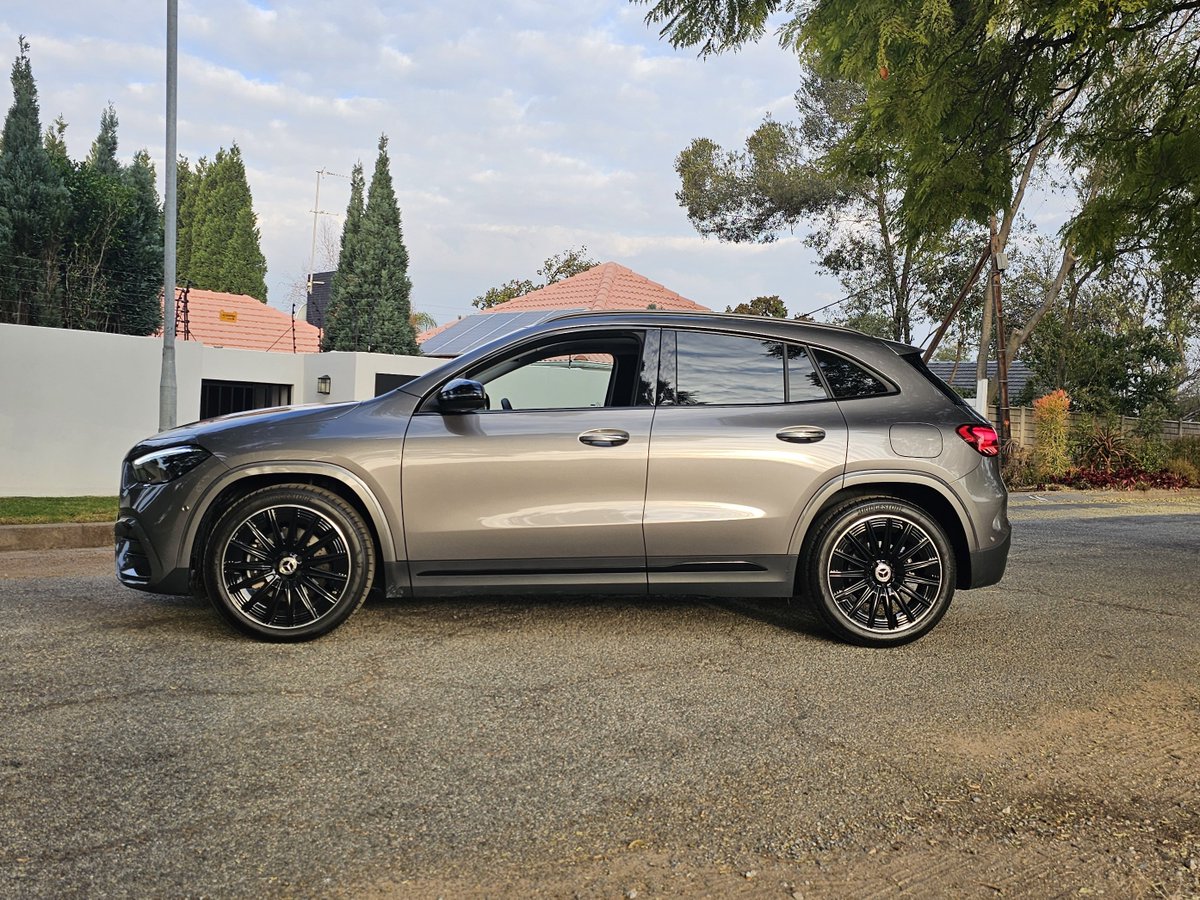 khuleonwheels's tweet photo. Today we welcome the updated Mercedes-Benz GLA 200d, that comes in swinging with the now standard headlights with auto-beam/dim, new taillights as well as some finer new details in-cabin. Also new, are the front bumper, standard keyless…
#MercedesBenzSA #GLA #GLA200d https://t.co/H9mdNXNW6j