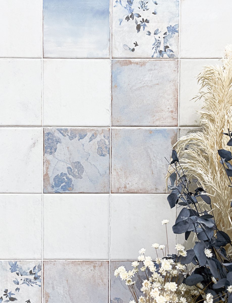 la_platera's tweet photo. Versatilidad y tranquilidad en cualquier ambiente.

La colección Antik de FUN! Porcelánico, está disponible en los colores: Kube Antik Blue y Kube Antik Bone, aportando un toque de estilo, distinción y profundidad a tus espacios.

#laplatera #tiles #design #Interiorismo https://t.co/Tno71VTJxK