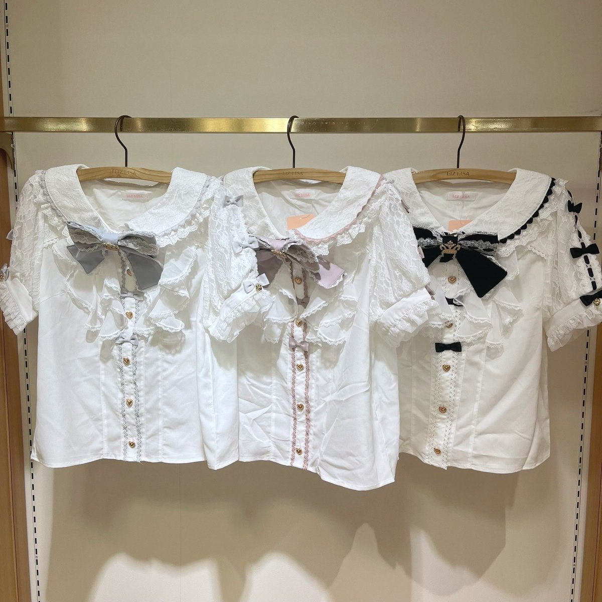 ❤︎ 𝐋𝐈𝐙 𝐋𝐈𝐒𝐀 近鉄Pass'e店 ❤︎ #はしごレースリボンブラウス