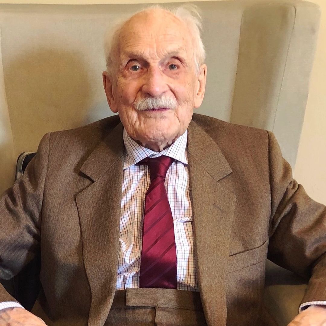 Happy 105th birthday Group Captain John Hemingway ✈️🥳 

Group Captain John Hemingway, thought to be the last of 'the Few', celebrates his 105th birthday today.

Trustees, staff and volunteers of the Battle of Britain Memorial Trust wish Gp Capt Hemingway a happy birthday!