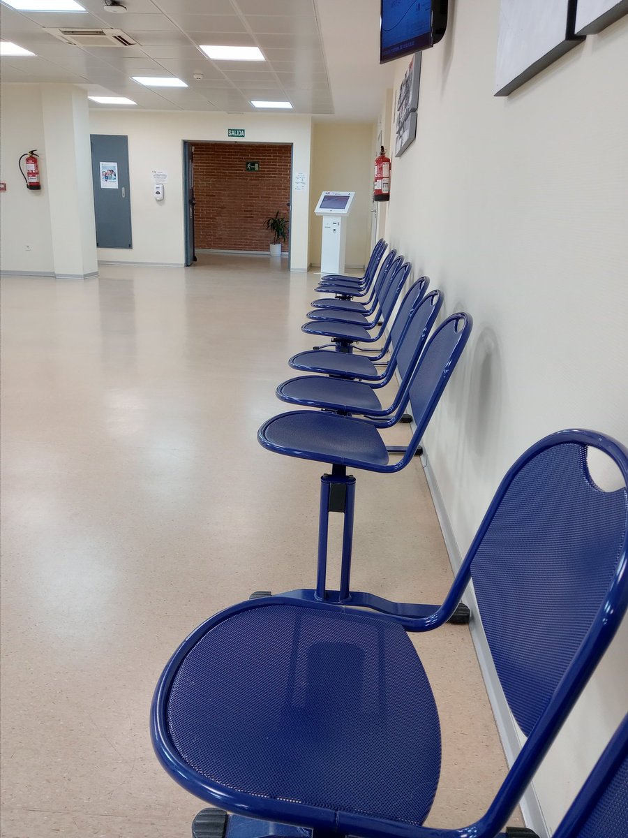 CriaturaLo's tweet image. —La salud mental es primordial.
—¿Y no tendría cita antes de seis meses? Es que me urge. 
—Uf, imposible. Está todo colapsado.

El colapso de la unidad de salud mental: 👇