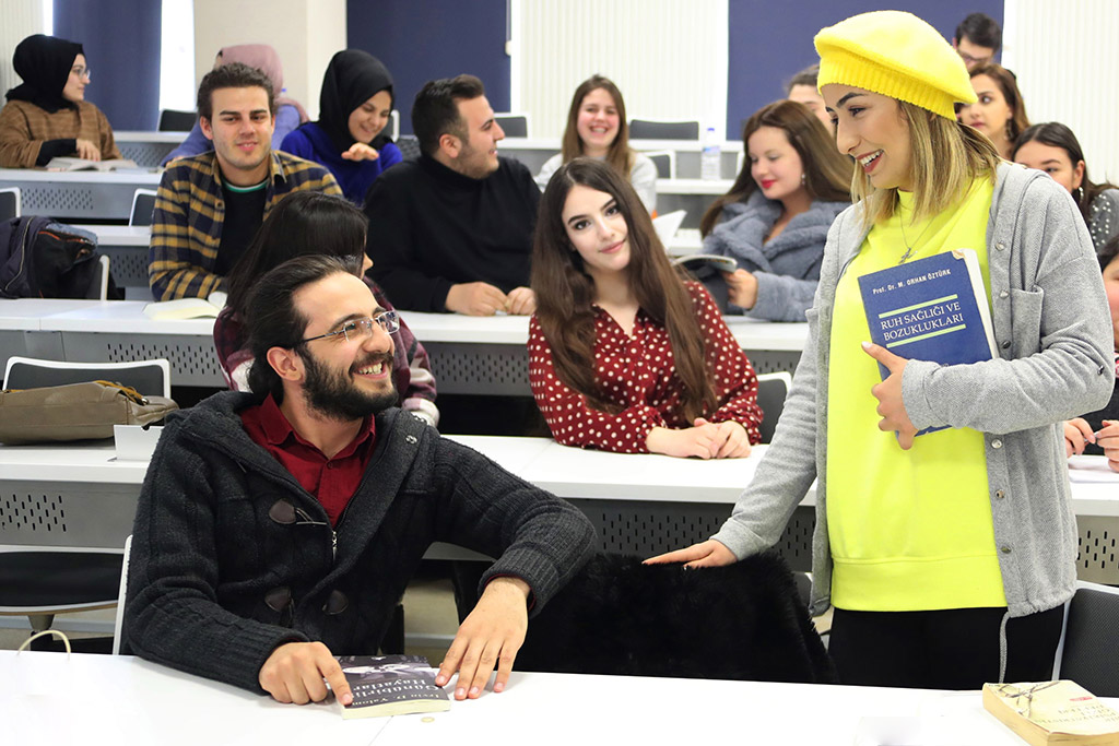 Geleceğin Öğretmenleri Hasan Kalyoncu Üniversitesi'nde Yetişiyor! 🌟📚
Tercih sürecinde destek olmak için tüm adaylarımızı kampüsümüze bekliyoruz. 🤗

Detaylı bilgi için: ⏬👇⏬
aday.hku.edu.tr #HasanKalyoncuÜniversitesi #EğitimFakültesi #Öğretmenlik