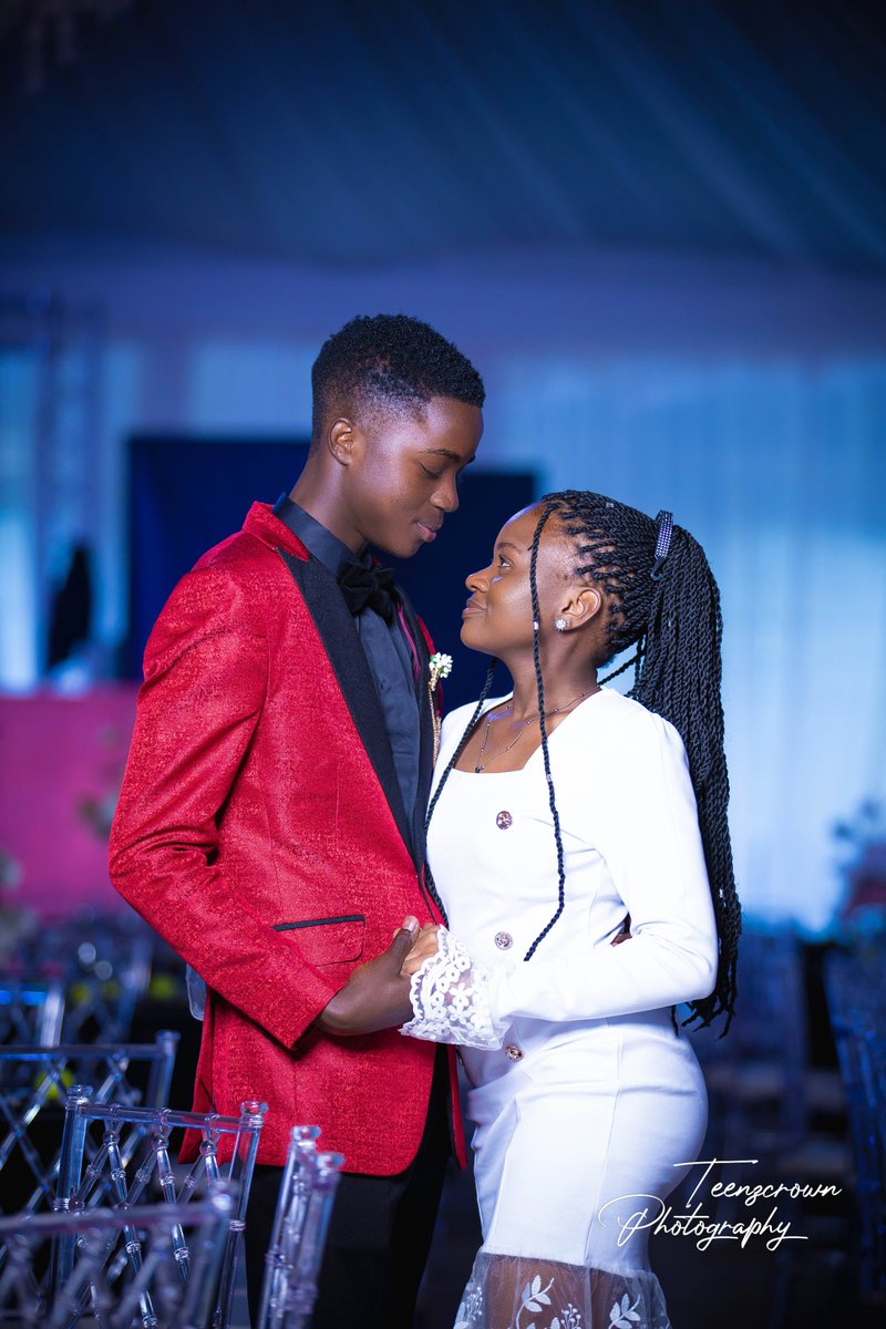 TeenzCrown's tweet image. ✨Elegance in every step, grace in every glance. Celebrating love and style at Seeta High School Prom 2024. 🌟

#TeenzCrown #PromMagic #Uganda #Prom2024 #HighSchool #Fashion #Lifestyle
