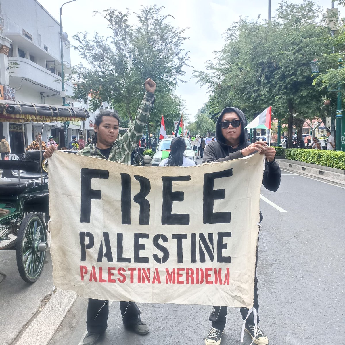 Hari ini, di mulai dari jalanan Malioboro. Jogja.