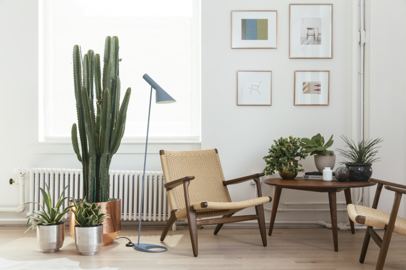 Lumitop_com's tweet image. Icône moderne depuis 1957, la AJ Floor Lamp d&apos;Arne Jacobsen est parfaite pour les intérieurs contemporains. Éclairage directionnel, matériaux de qualité et design élégant. Transformez votre espace avec style ! 🌟🏡💡

#ArneJacobsen #AJFloorLamp #DesignModerne #Éclairage