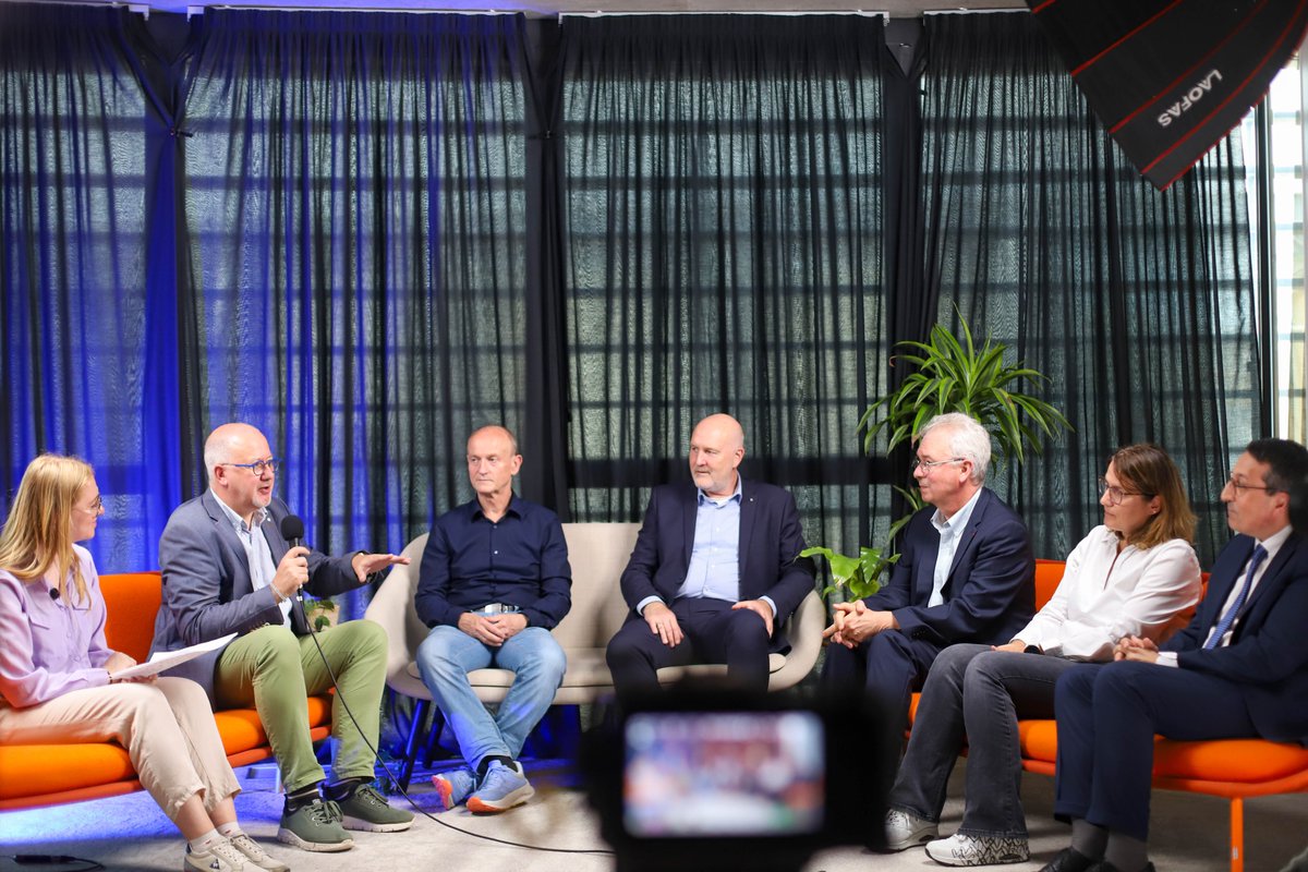 Retour en images sur le webinaire IPCEI ME/CT, organisé au siège d'ABGi France en juin ! 📸 

ABGi est fier de contribuer à la coordination du plus grand Projet Important d'Intérêt Européen Commun de la European Commission en soutien à l’industrie de la microelectronique.💡