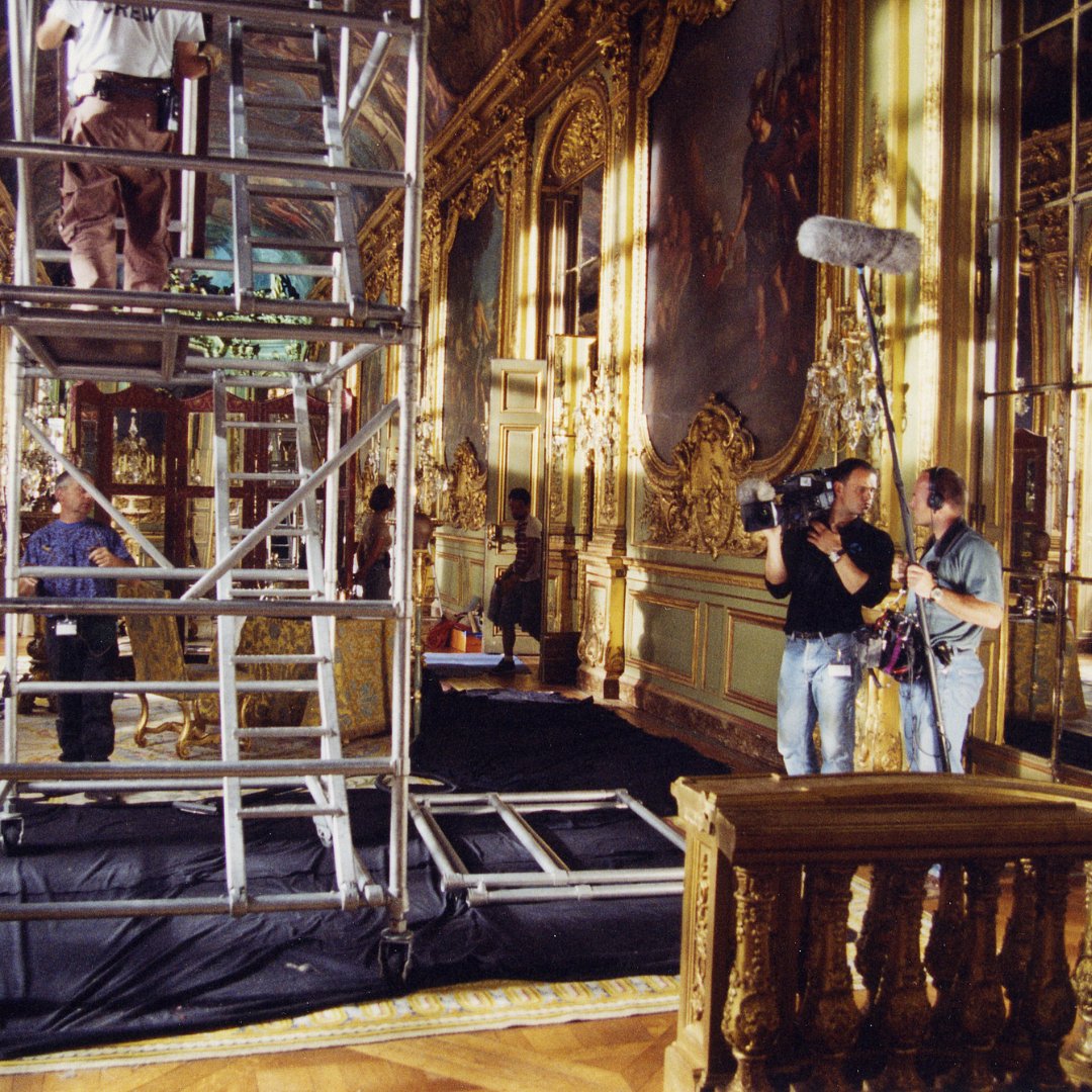 La Banque de France fait son cinéma 🎞

🎭 Si vous ne le saviez pas, plus d’un film a été tourné à la Banque de France, et notamment dans la Galerie Dorée.

Ici, c’est le film Vatel de Roland Joffé, qui a été présenté en ouverture du festival de Cannes en 2000, lorsque la Galerie