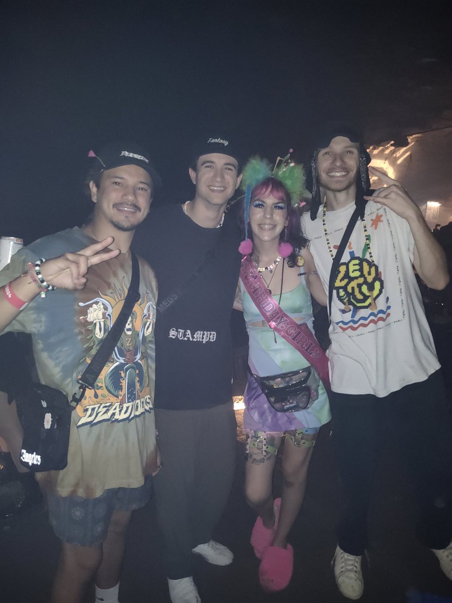 asstrogirlruby's tweet image. These are my mf dawgs🫶☁️
@LevityMusic