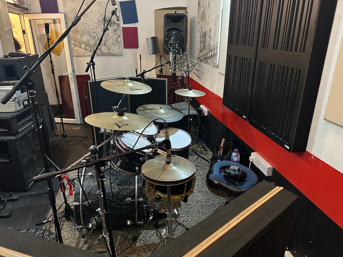 PopstarpartyL's tweet photo. Looking for the perfect space to #jam, #practice, or perfect your next #hit? Our fully kitted, #soundproofed #rehearsalstudio is here!
Perfect for #bands who want to #sound amazing & crank it up to 11. Book your session now and make some noise... where no one can hear you scream! https://t.co/Yi7C9UBRqX
