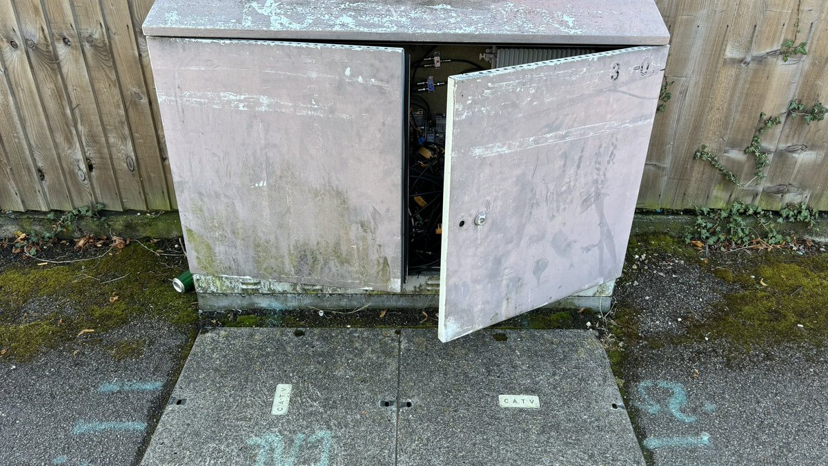 Eis Éntsee tweet media