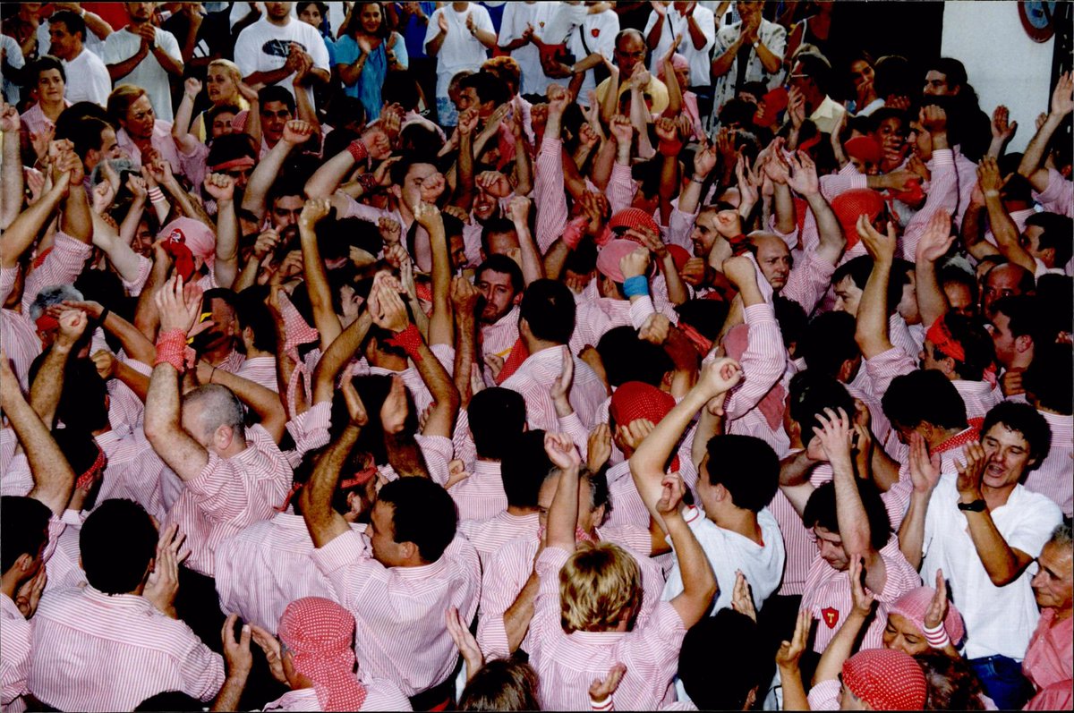 Avui celebrem 25 anys del nostre primer 5d8! 🎉

La Riera de Gaià va viure un moment històric que va marcar un abans i un després en la trajectòria de la Colla.

Felicitats i per moltes catedrals més!! 

#castells #matalasserament #xiquetsdetarragona #xdt