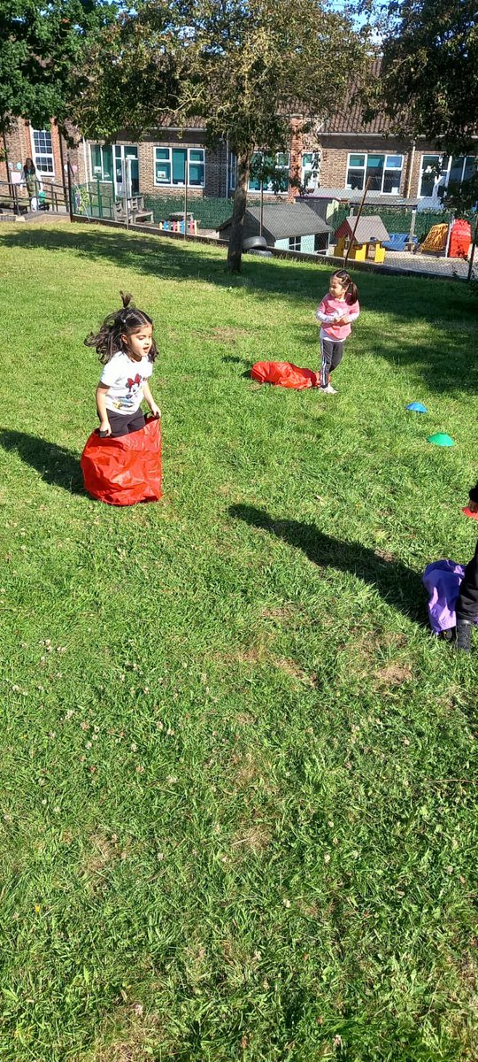 BraintcroftEACT's tweet image. Last week, Nursery had their turn for Sports Day. It was heartwarming to see our little ones display their competitive spirit and have loads of fun! #SportsDay #NurseryFun 

@EducationEACT