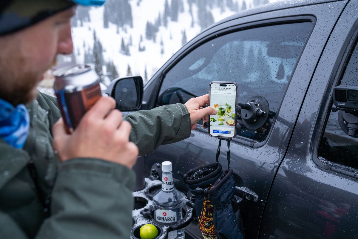 plot_touring's tweet image. シーサッカーの真空マウントを利用したスマホホルダー🤘
平面のスペースがあればどこでも装着可能なので、ゴルフカートなどでも使用できます。
ラムマウントのフラグシップマウント「X-GRIP」を装備したタフなスマホホルダーです😎
#seasucker #シーサッカー #RAMMounts #スマホホルダー