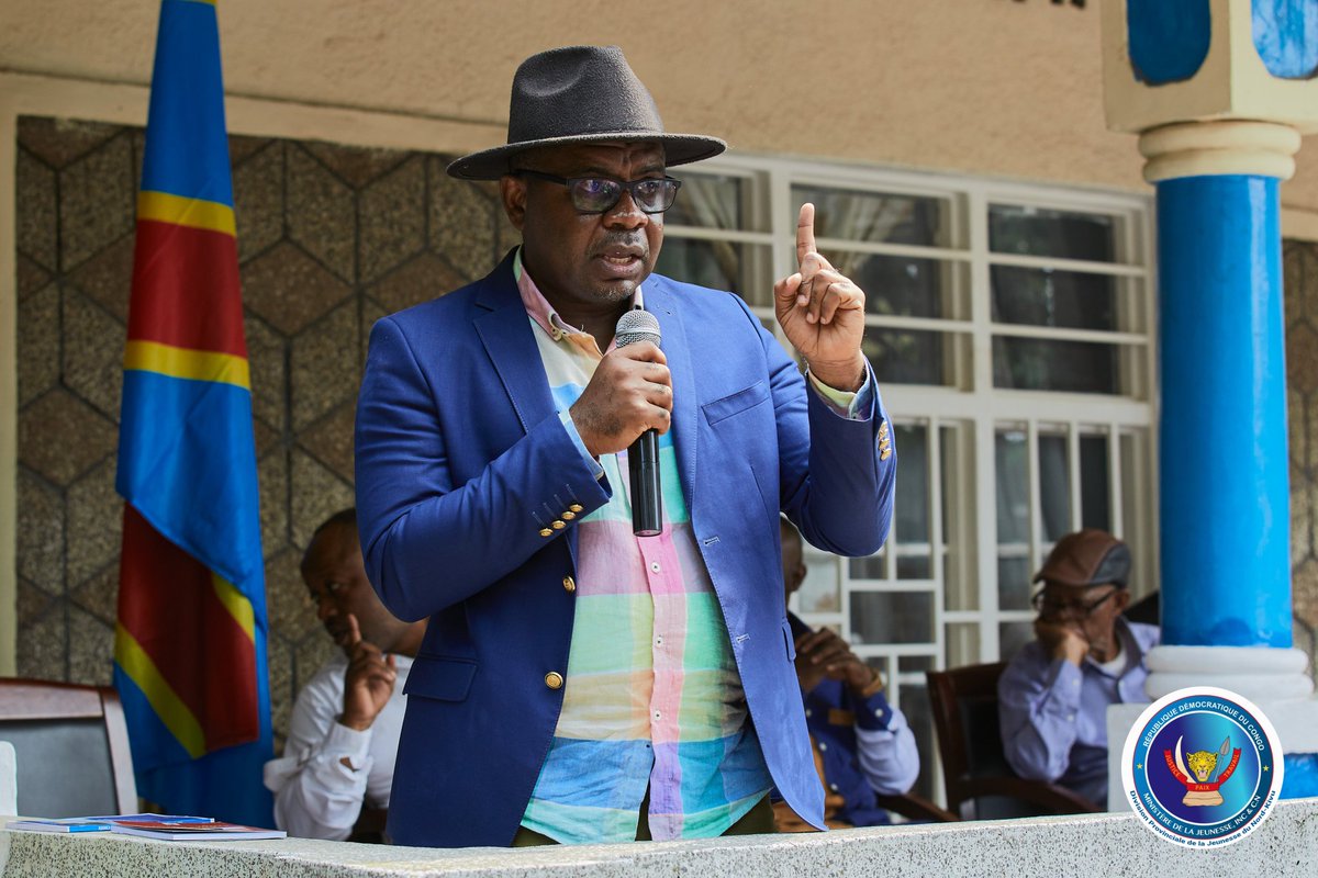 DPJINCCN_NK's tweet photo. Le Dr YVES DANIEL a saisi de cette occasion pour interpeller les Jeunes boursiers #WEZESHA à transformer leur #compétences en solution aux problèmes de la communauté pour créer des richesses et de toujours mettre chaque compétence dans sa zone d'exercice. #FormerPourTransformer. https://t.co/IGsFJBbQ0f