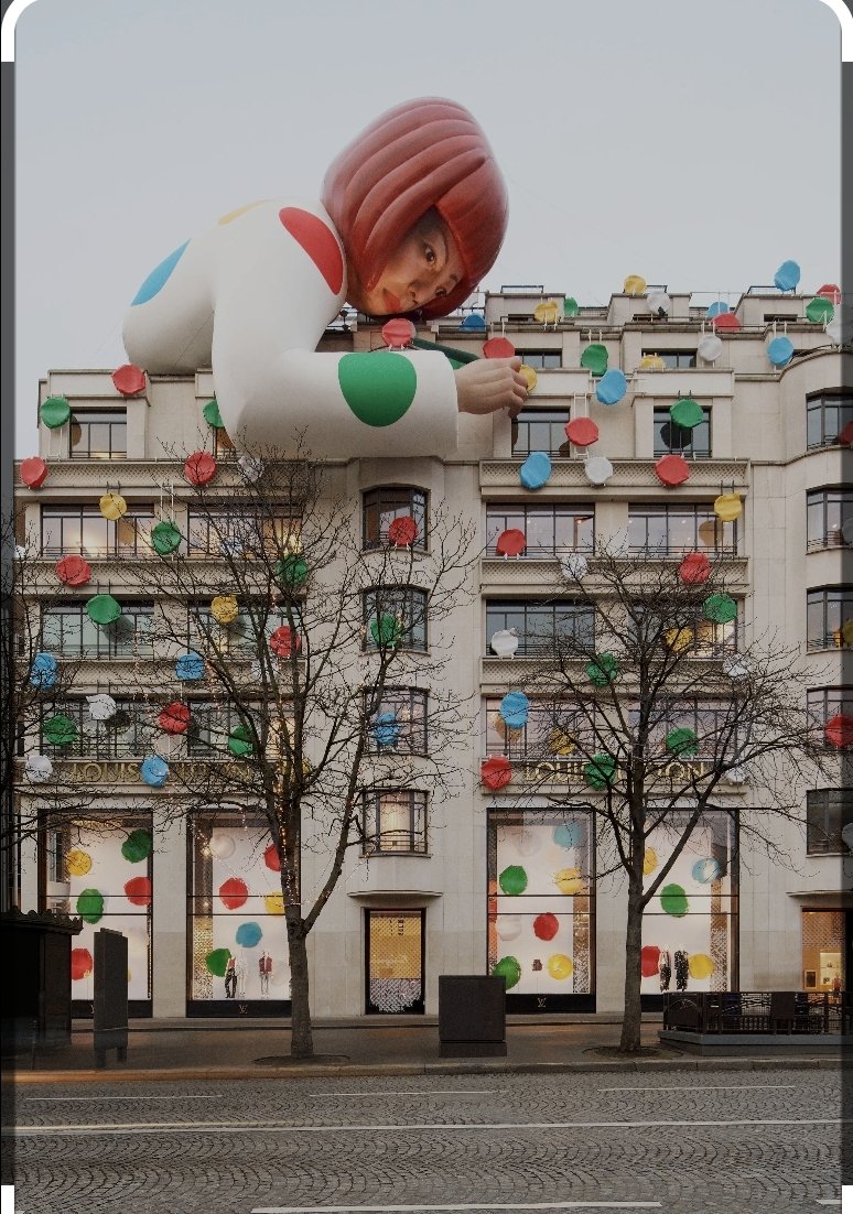 ajaodemaria's tweet image. Yayoi Kusama, la artista más cotizada del momento. Tiene 95 años y desde los años 70 vive en un psiquiátrico en Japón