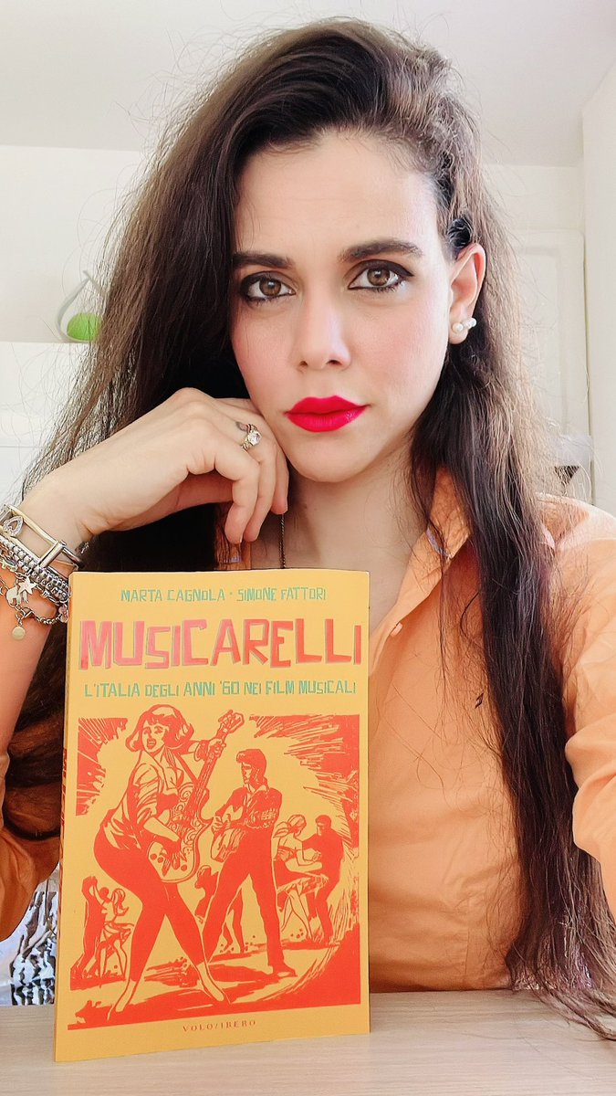 #intervista 👉🏻 youtu.be/uW9EWpeXiu4?si…

<a href="/RealTeamTV/">Real Team TV</a> intervista <a href="/martacagnola/">Marta Cagnola</a> e <a href="/Simone_Fattori/">Simone Fattori</a> per “Musicarelli- L’Italia degli anni ‘60 nei film musicali” #vololiberoedizioni @VololiberoEdiz @claudiofucci <a href="/trambusti_luca/">trambusti_luca</a> 

👉🏻 realteamtv.com

👉🏻 canale 268 DTT NAZIONALE