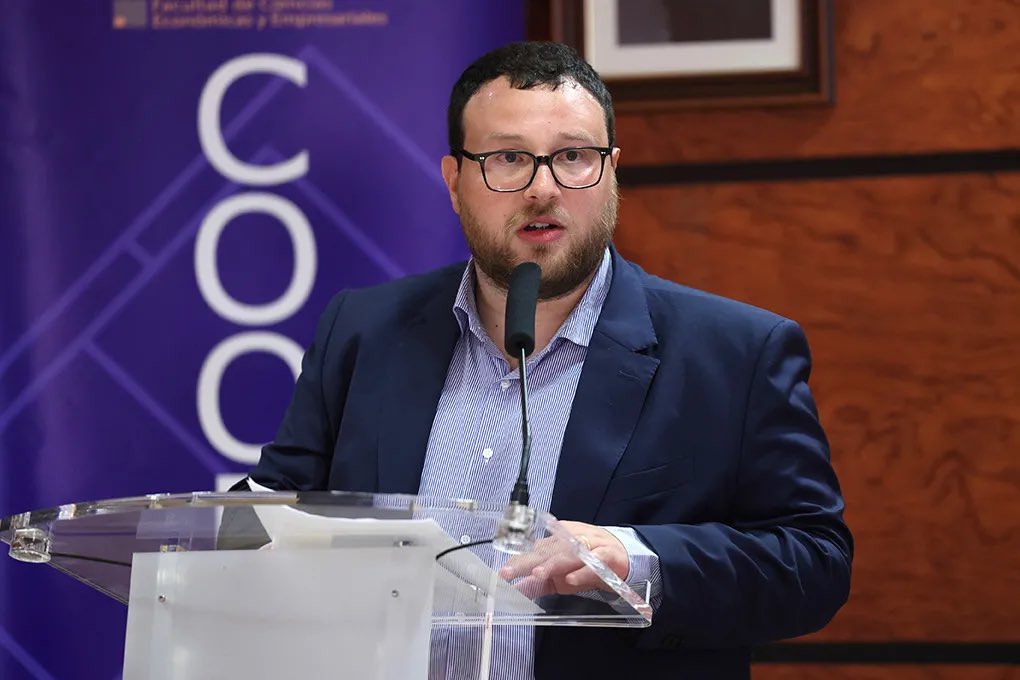 El día 4 tuvo lugar el acto de Graduación de #Coopera de la <a href="/UAM_Economicas/">UAM | Económicas</a> contando con <a href="/edsicilia/">Eduardo Sicilia</a> del Consejo Social de <a href="/UAM_Madrid/">UAM Autónoma Madrid</a>, la vicerrectora de investigación <a href="/maite_blazquez/">Maite Blazquez</a>, las entidades colaboradoras <a href="/FUEONLINE/">Fundación Universidad Empresa</a> y <a href="/circulodempresa/">Círculo de Empresarios</a> y <a href="/WalterMattalian/">Walter Mattaliano</a>. Gracias a tod@s.