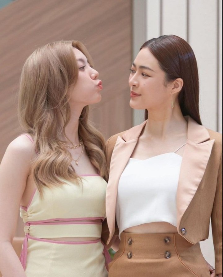 hyeri_gl's tweet photo. Ling &amp; Orm 🥰😍

#thesecretofus #lingorm #linglingkwong #ormkornnaphat #fahearn #gxg #glseries #thaiseries #girlove https://t.co/L5Y9D3X0XM