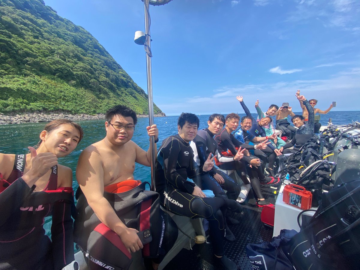 infooceanstage's tweet photo. ３連休前半の様子🌟 
冠島へ行ってきましたー！ 
ADへ【one TRY】のお客様もおられました👏 
天気も晴れてダイビング日和の３連休前半でした🌞

＃大阪ダイビング
＃ダイビングライセンス取得
＃オーシャンステージ https://t.co/iFSZWIYL2q