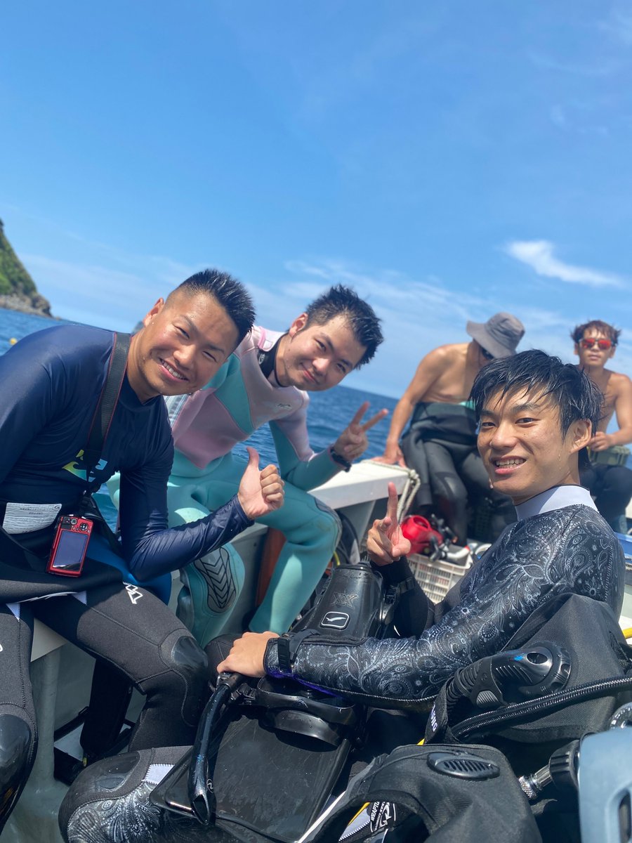 infooceanstage's tweet photo. ３連休前半の様子🌟 
冠島へ行ってきましたー！ 
ADへ【one TRY】のお客様もおられました👏 
天気も晴れてダイビング日和の３連休前半でした🌞

＃大阪ダイビング
＃ダイビングライセンス取得
＃オーシャンステージ https://t.co/iFSZWIYL2q