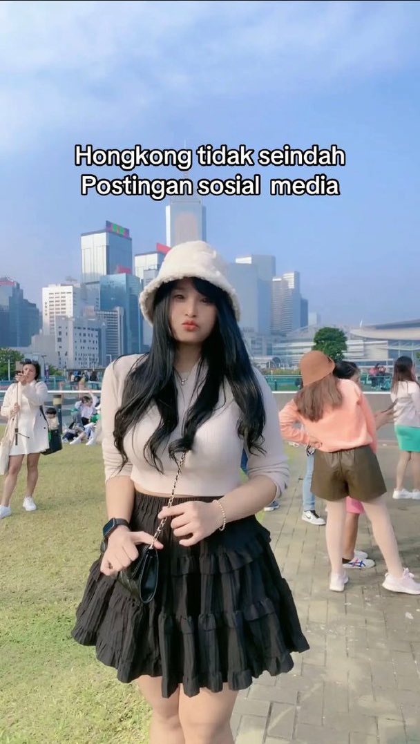 Ternyata HK tidak seindah itu...

Sebelum ke HK mending baca dulu dah😭😭