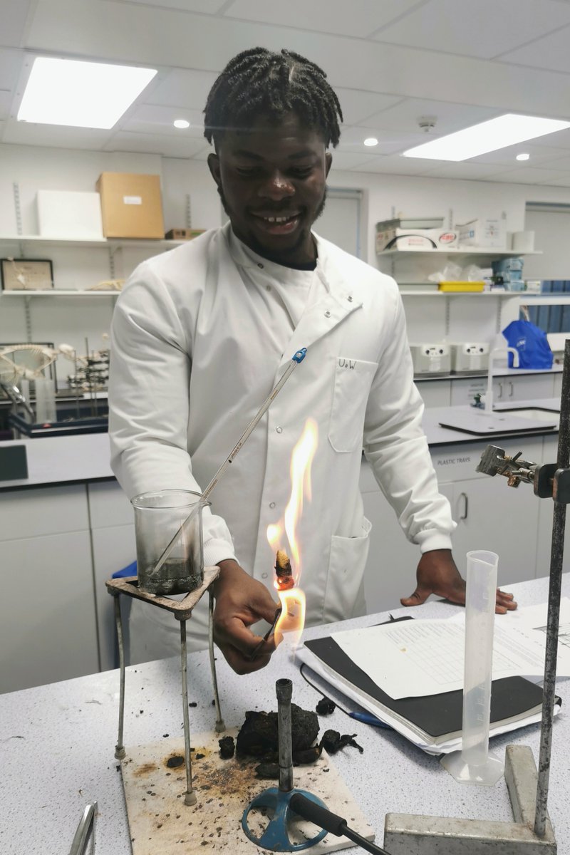 UoWBioSci's tweet photo. We have been shortlisted for University of the Year in the UK Social Mobility Awards. 🎉🎉

Our Foundation year for Biological Sciences helps this happen.

Find out more about the course here 👇
https://t.co/CqRVEeOEHe

#UoWBioSci #Foundationyear #Foundationdegree #science https://t.co/YkTrcCAbiS