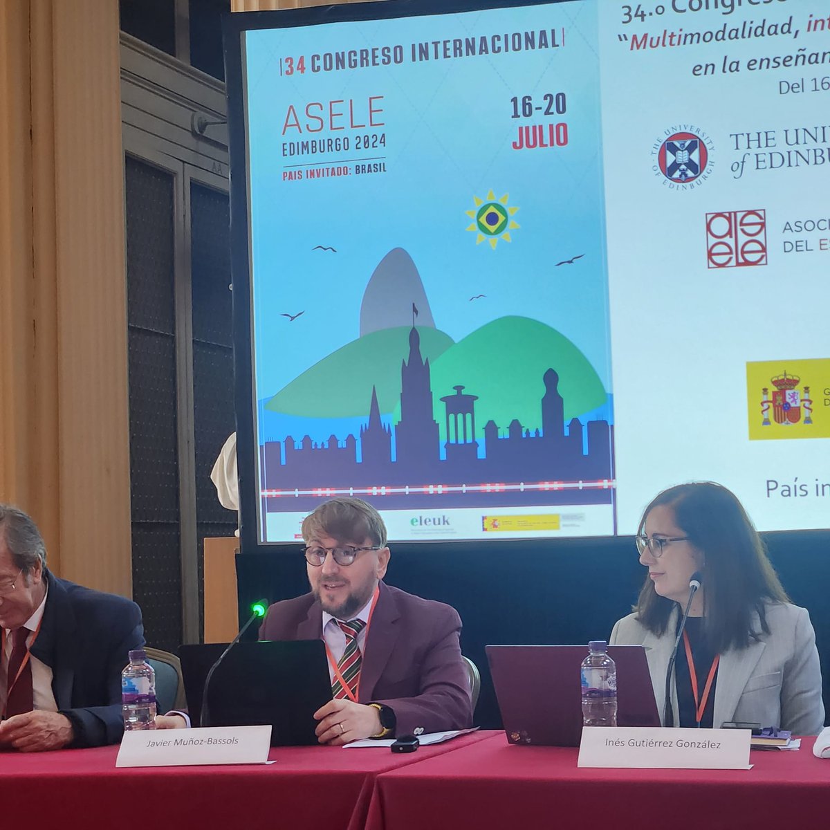 Nuestro presidente agradece a todas las autoridades su colaboración para el éxito de este congreso y destaca la relevancia de nuestra disciplina para contribuir al pensamiento crítico <a href="/asele2024ed/">ASELE Edimburgo 2024</a> <a href="/EdinburghUni/">The University of Edinburgh</a> #ASELE2024 #ELE #TwitterELE