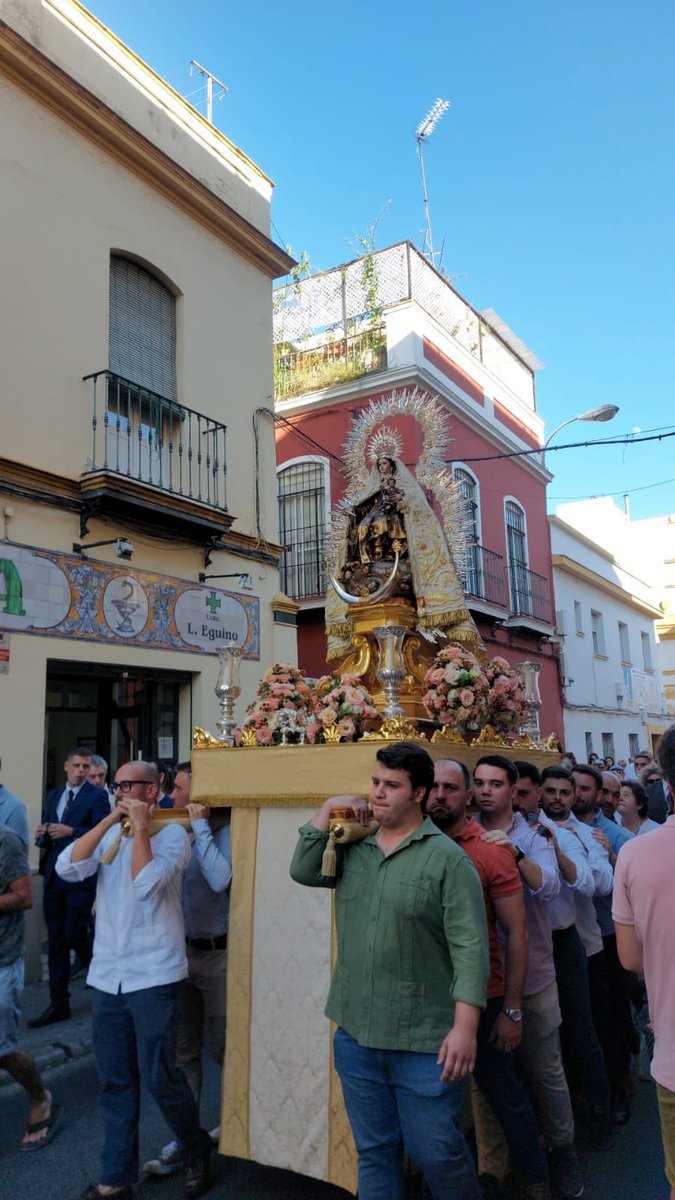 LaPasion7TV's tweet photo. 🟣 Ya puedes volver a ver 𝐋𝐀 𝐏𝐀𝐒𝐈𝐎́𝐍 de anoche en la web de @7TVSevilla  

✅ @3Caidas_Triana 🎶 con Julio Vera y @fransortiz85 
✅ Directo con la @Hdad_Calatrava 🛥️ 
✅ Reportaje: "Alma noble de artista"📺, con Félix de Carboneras

➡️ https://t.co/sFSTYziD2j https://t.co/D2NhnvjFel